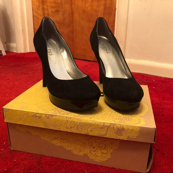 Black suede heels - Picture 2 of 3